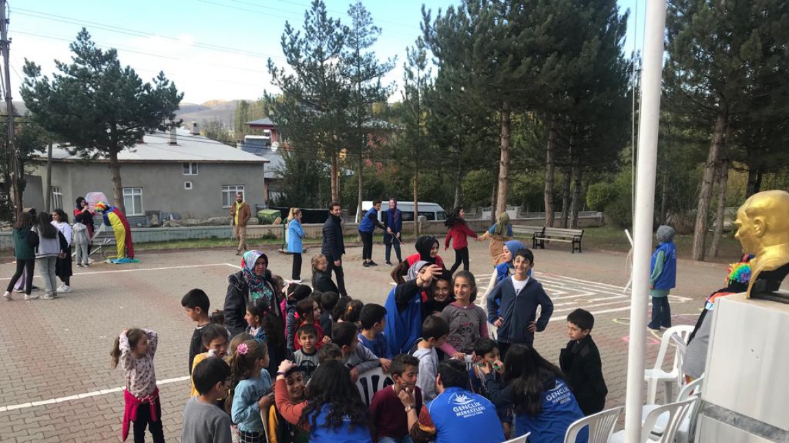 Gençlik Merkezi Gönüllüsü Öğrencileri ile etkinlikler gerçekleştirildi.